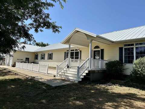 5827 105th Ave, Storm Lake, IA 50588