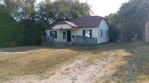 1106 S Okfuskee Avenue, Wewoka, OK 74884