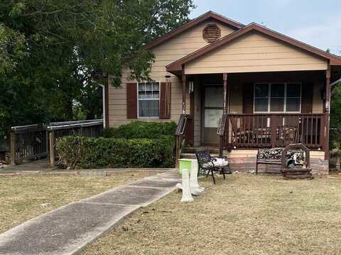 611 Maple Street, Taylor, TX 76574