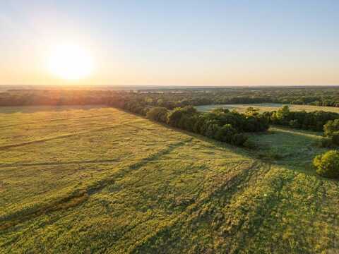 000 E Doctor Pepper Rd, Comanche, OK 73529