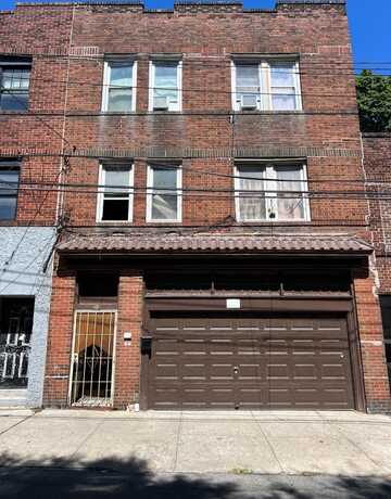 65 Brook St, Staten Island, NY 10301