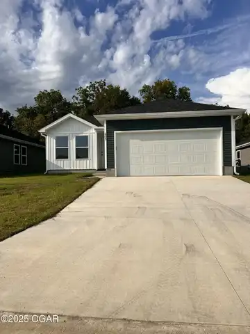205 Eagle Edge Drive, Duenweg, MO 64841