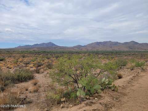 Lots 40&41 W Traveler Way, Congress, AZ 85332