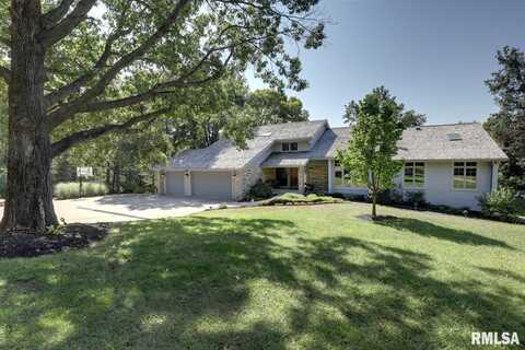 100 S QUAIL WALK Road, Macomb, IL 61455