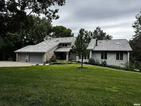 100 S QUAIL WALK Road, Macomb, IL 61455