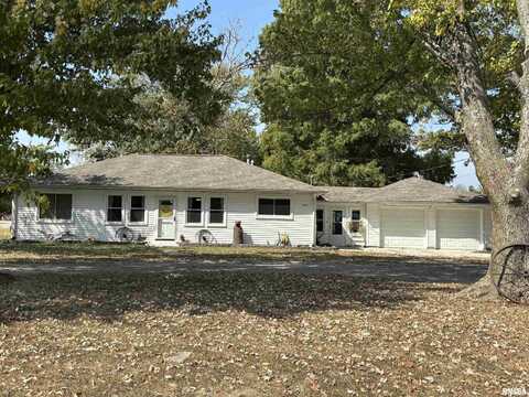 2645 S BROADWAY Avenue, Salem, IL 62881