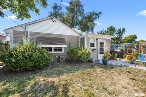 239 ELM Street, East Peoria, IL 61571
