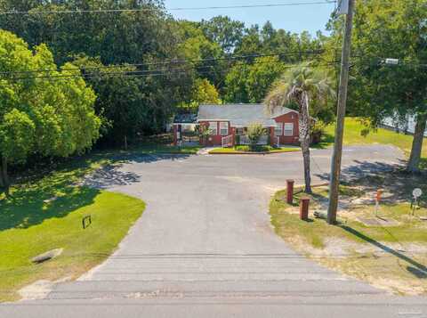 7103 Mobile Hwy, Bellview, FL 32526
