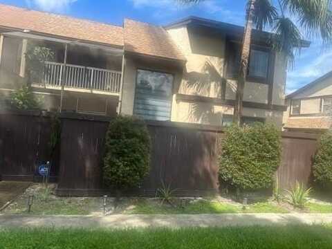 2051 Bayberry Dr, Pembroke Pines, FL 33024