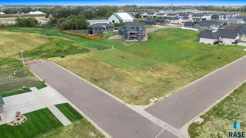 403 Bunyan Dr, Harrisburg, SD 57032