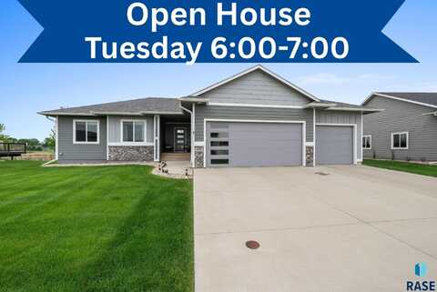 935 N Spencer Ln, Tea, SD 57064