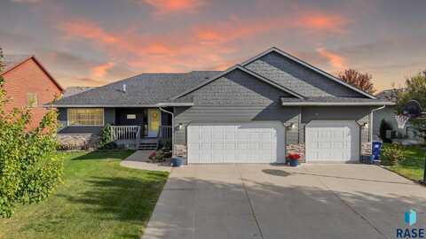 3704 W 90th St, Sioux Falls, SD 57108
