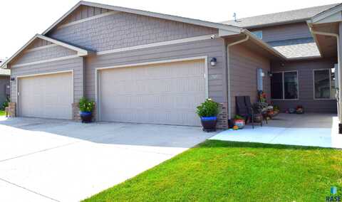 7105 S Bridger Pl, Sioux Falls, SD 57108
