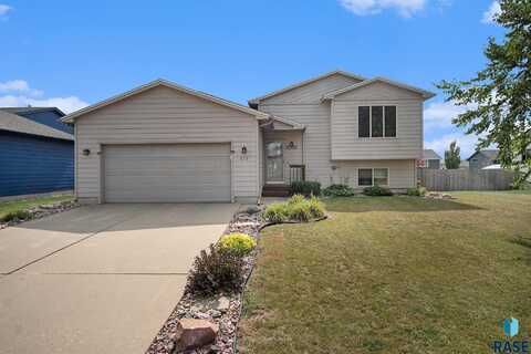 607 Teddy St, Harrisburg, SD 57032