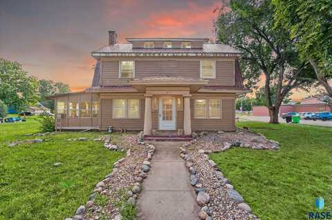 209 Kluckholm St, Montrose, SD 57048