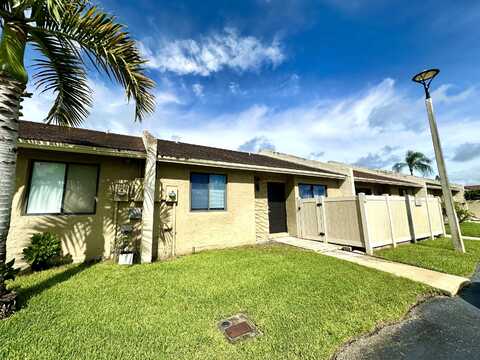 10128 Boca Bend E, Boca Raton, FL 33428