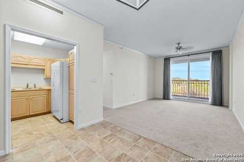 1 Towers Park Ln, San Antonio, TX 78209