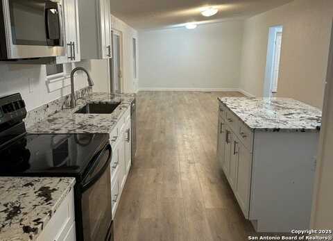 1284 Glenn, Canyon Lake, TX 78133