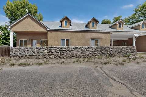 305 A&B Camino Del Sol, Espanola, NM 87532