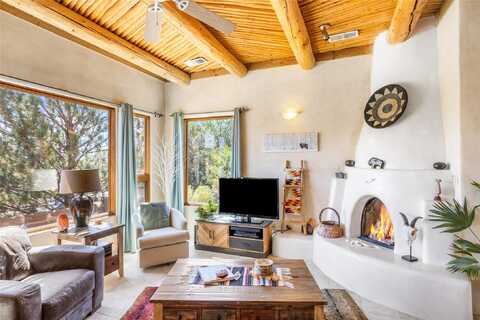 263 Vuelta Roble, Santa Fe, NM 87501