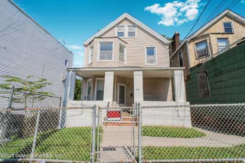 435 Castleton Avenue, Staten Island, NY 10301