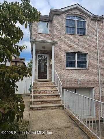 137 Delaware Avenue, Staten Island, NY 10304
