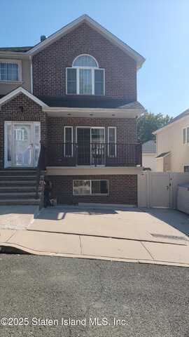 156 El Camino Loop, Staten Island, NY 10309