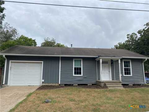 121 E 15th Street, Shiner, TX 77984