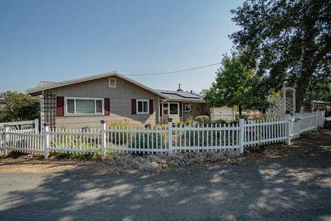 3365 Dark Hollow Road, Medford, OR 97501