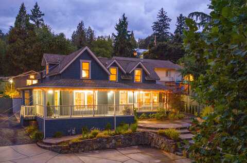 494 Holly Street, Ashland, OR 97520