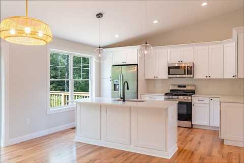 175 Alton Bradford Road, Hopkinton, RI 02808