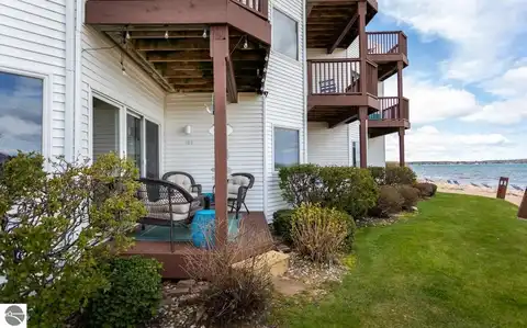 1995 N US-31 N, Traverse City, MI 49686