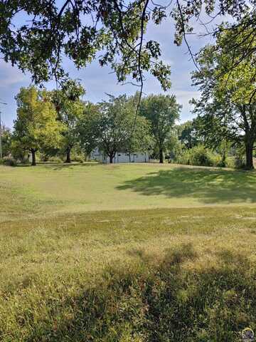 509 E Agnes St, Mc Louth, KS 66054
