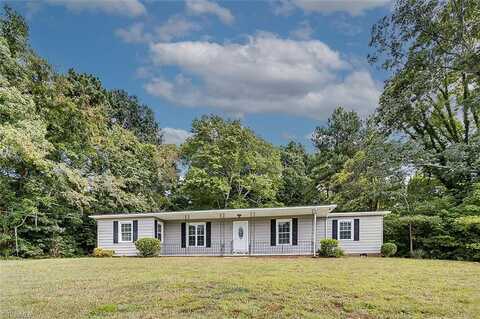 933 E Salisbury Street, Asheboro, NC 27203