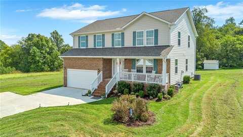112 Oak Pointe Lane, Wilkesboro, NC 28697