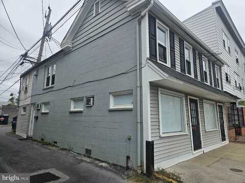 18 S MARKET STREET, MECHANICSBURG, PA 17055
