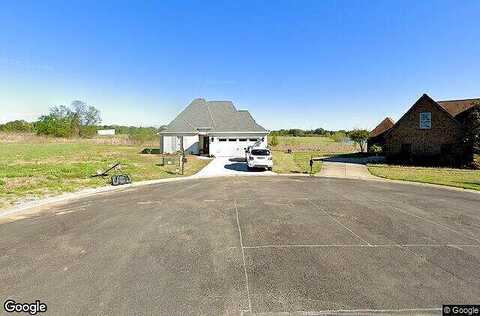 Breezeway Cv, Columbus, MS 39701