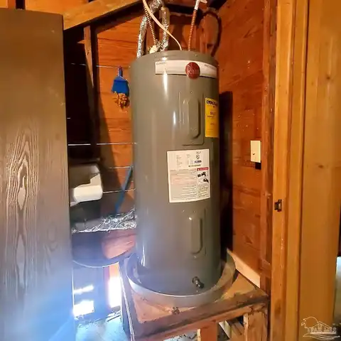 Barnett, PENSACOLA, FL 32505