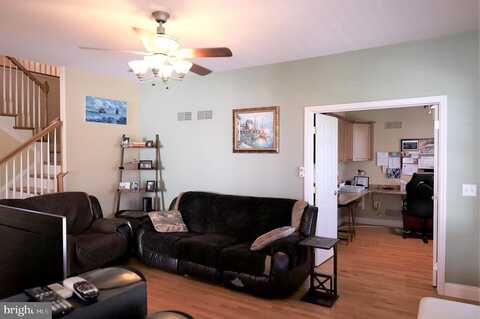 Little, LANCASTER, PA 17602