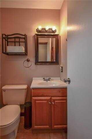 Nicole, EASTON, PA 18045