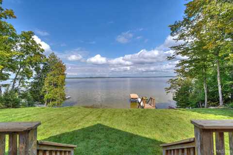 W 17690 W Chrisler Shores, Germfask, MI 49836