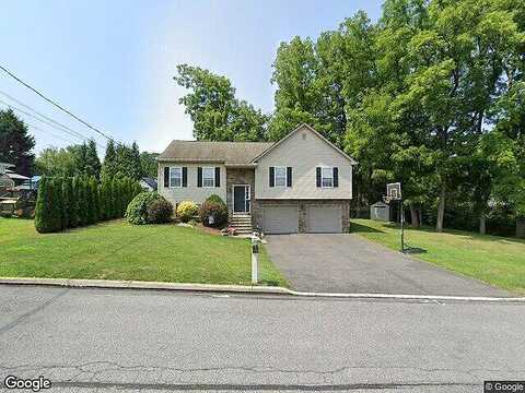 Oakwood, EASTON, PA 18045