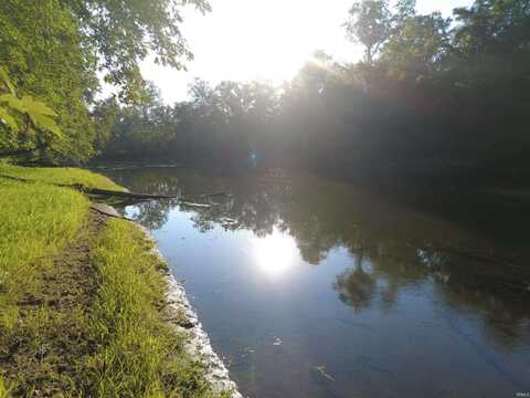 845 E 75N Road, Winamac, IN 46996