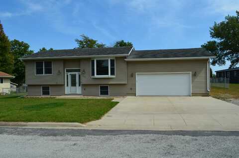 204 NE Pine Street, Waverly, IA 50677