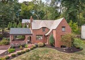 215 Brookside Blvd, St Clair, PA 15241