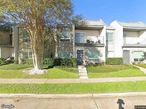 Augusta Dr, Houston, TX 77057