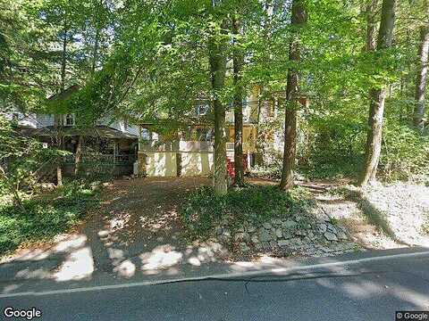 5Th St, Mount Gretna, PA 17064