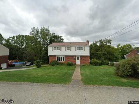 Meadow Gate Dr, Murrysville, PA 15668