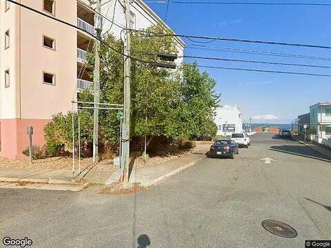N Irving Ave, Colonial Beach, VA 22443