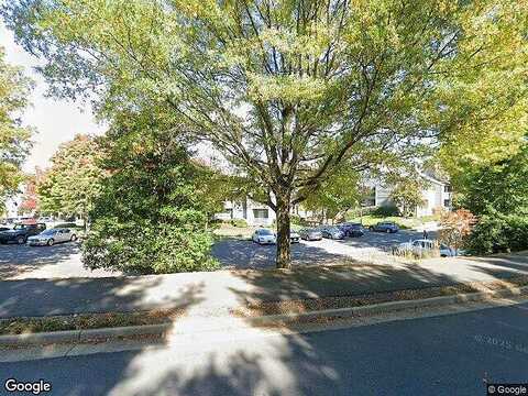 Summerchase Cir, Reston, VA 20194